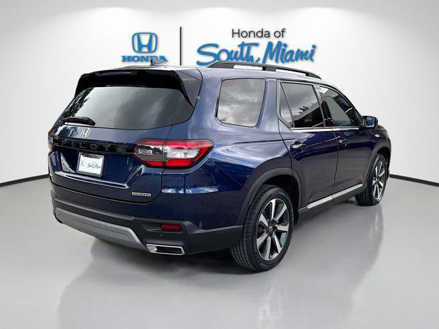 Photo of 2023 Obsidian Blue Pearl Honda Pilot