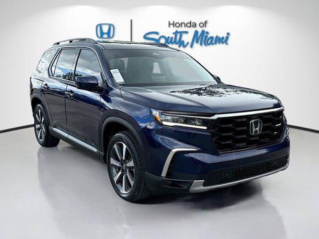 Photo of 2023 Obsidian Blue Pearl Honda Pilot