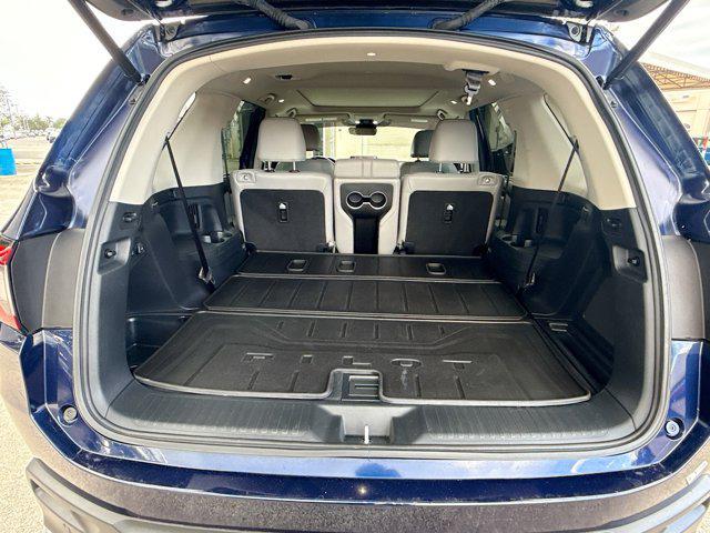 Photo of 2023 Obsidian Blue Pearl Honda Pilot