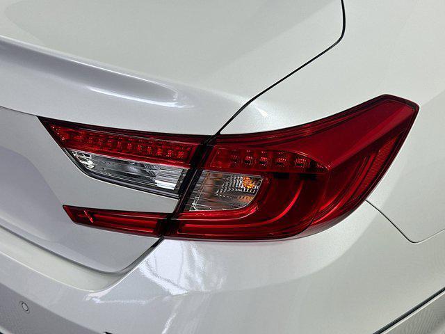 Photo of 2022 Platinum White Pearl Honda Accord