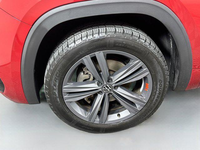 Photo of 2021 Red Metallic Volkswagen Atlas