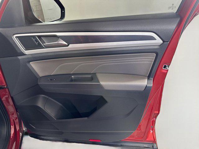 Photo of 2021 Red Metallic Volkswagen Atlas