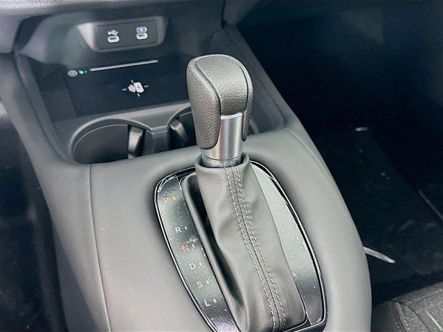 Photo of 2026 Platinum White Pearl Honda HR-V