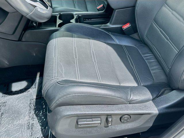 Photo of 2022 Crystal Black Pearl Honda CR-V
