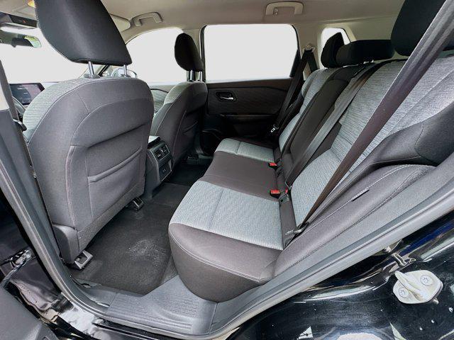 Photo of 2021 Super Black Nissan Rogue
