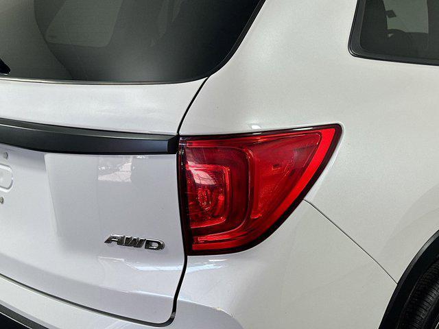 Photo of 2023 Platinum White Pearl Honda Passport