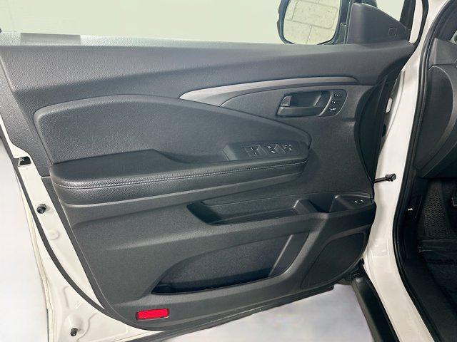 Photo of 2023 Platinum White Pearl Honda Passport