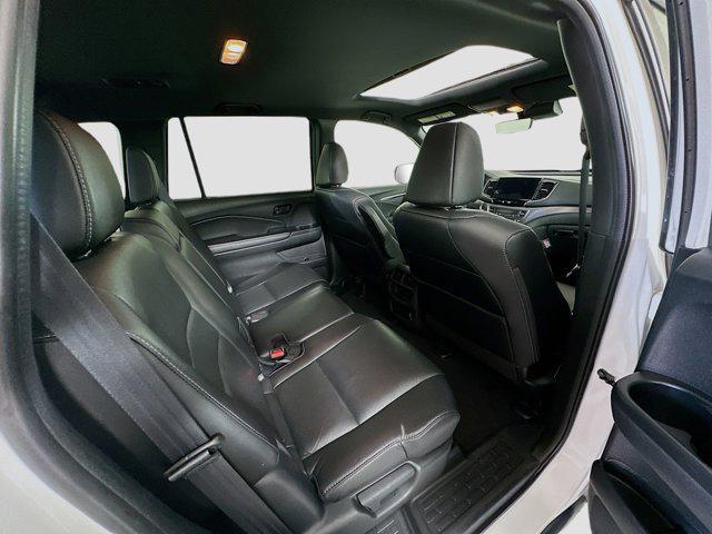 Photo of 2023 Platinum White Pearl Honda Passport