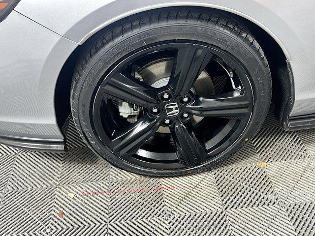 Photo of 2023 Lunar Silver Metallic Honda Accord Hybrid