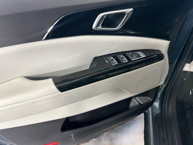 Photo of 2023 Astra Blue Kia Carnival