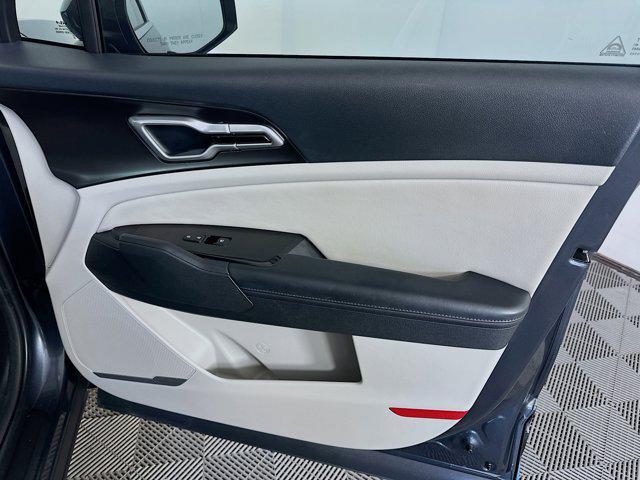 Photo of 2023 Gravity Gray Kia Sportage