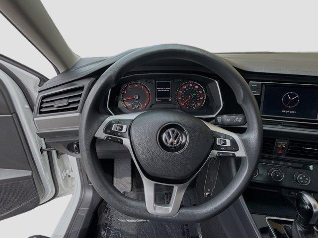 Photo of 2021 Pure White Volkswagen Jetta