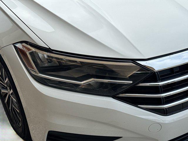 Photo of 2021 Pure White Volkswagen Jetta