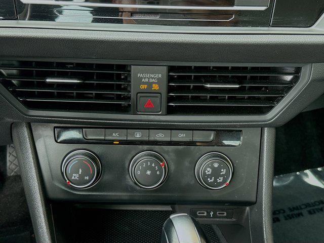 Photo of 2021 Pure White Volkswagen Jetta