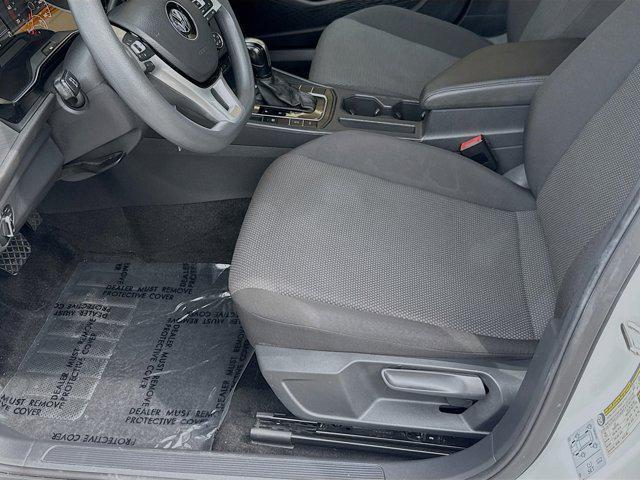 Photo of 2021 Pure White Volkswagen Jetta