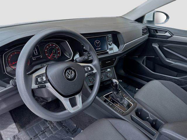 Photo of 2021 Pure White Volkswagen Jetta
