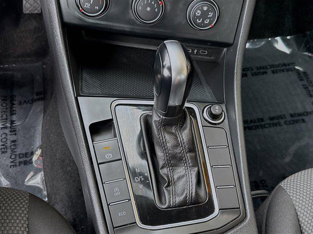 Photo of 2021 Pure White Volkswagen Jetta