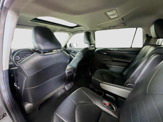 Photo of 2020 Magnetic Gray Metallic Toyota Highlander