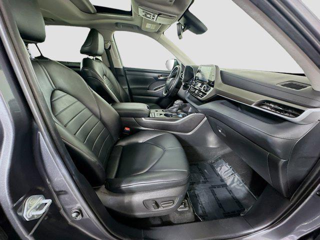 Photo of 2020 Magnetic Gray Metallic Toyota Highlander