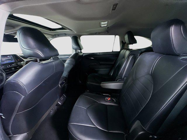 Photo of 2020 Magnetic Gray Metallic Toyota Highlander