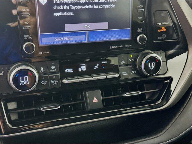 Photo of 2020 Magnetic Gray Metallic Toyota Highlander
