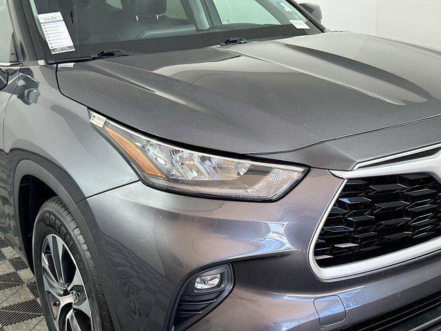 Photo of 2020 Magnetic Gray Metallic Toyota Highlander