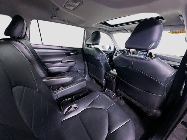Photo of 2020 Magnetic Gray Metallic Toyota Highlander
