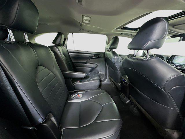 Photo of 2020 Magnetic Gray Metallic Toyota Highlander