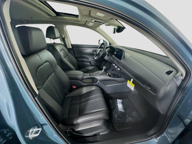 Photo of 2026 Nordic Forest Pearl Honda HR-V