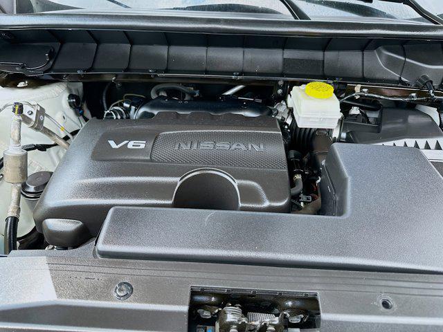 Photo of 2022 Pearl White Tricoat Nissan Pathfinder