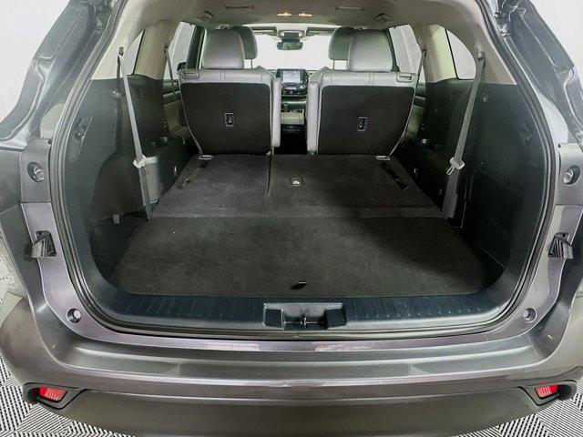Photo of 2022 Magnetic Gray Metallic Toyota Highlander