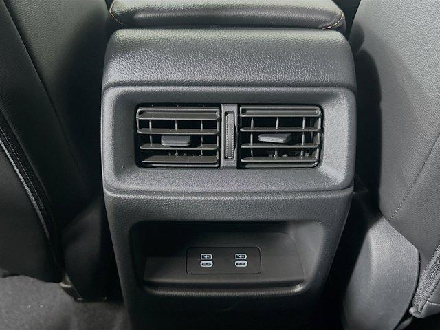 Photo of 2025 Solar Silver Metallic Honda CR-V Hybrid