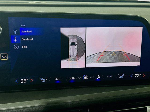 Photo of 2024 Summit White Chevrolet Traverse