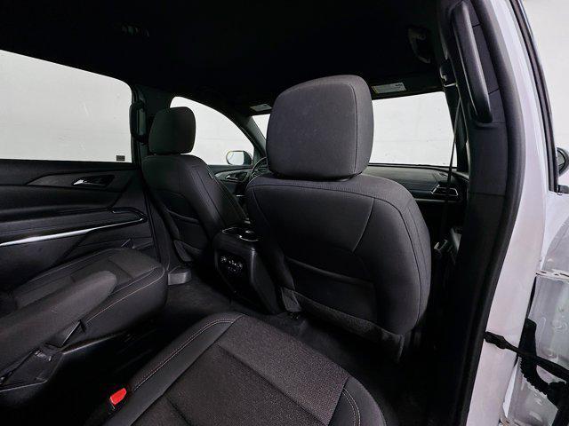 Photo of 2024 Summit White Chevrolet Traverse