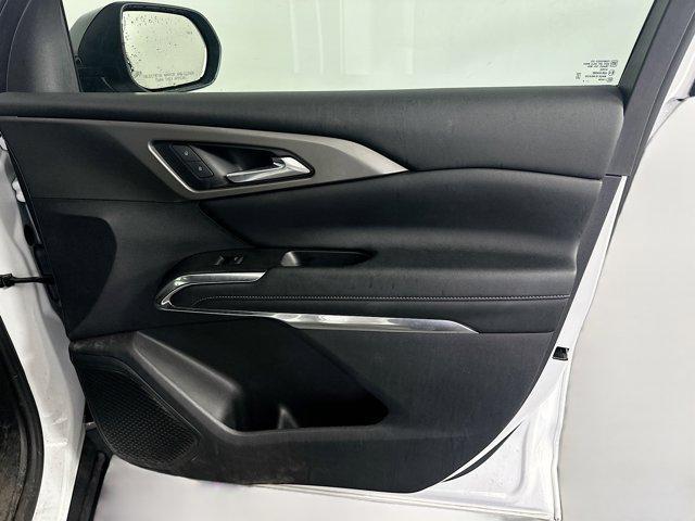 Photo of 2024 Summit White Chevrolet Traverse