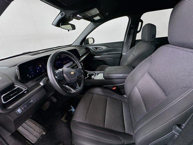 Photo of 2024 Summit White Chevrolet Traverse