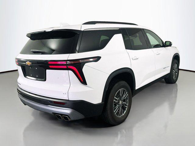 Photo of 2024 Summit White Chevrolet Traverse