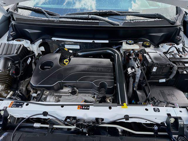 Photo of 2023 Summit White GMC Terrain