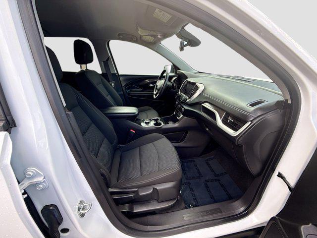 Photo of 2023 Summit White GMC Terrain