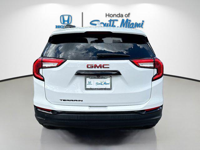 Photo of 2023 Summit White GMC Terrain