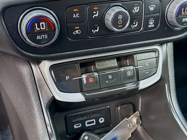 Photo of 2023 Summit White GMC Terrain