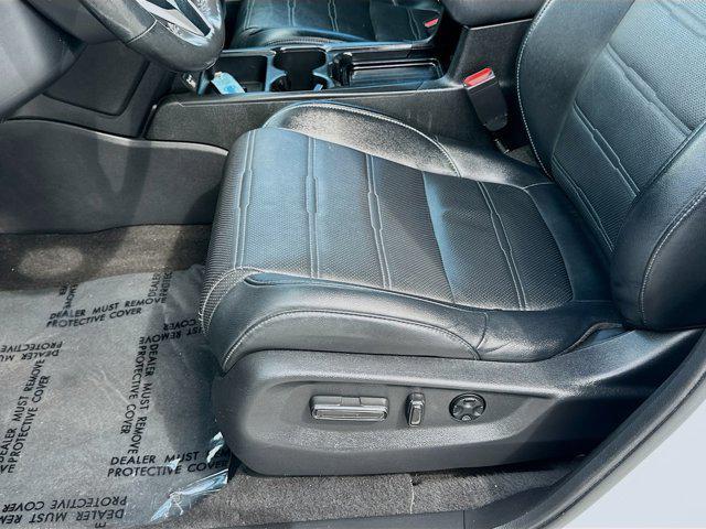 Photo of 2022 Platinum White Pearl Honda CR-V Hybrid