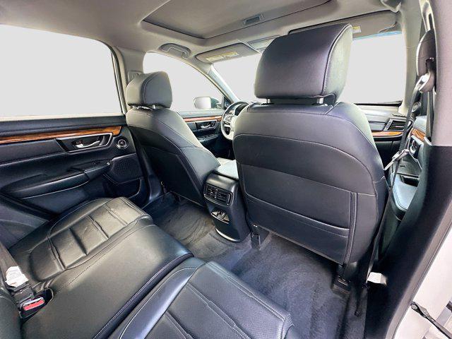 Photo of 2022 Platinum White Pearl Honda CR-V Hybrid