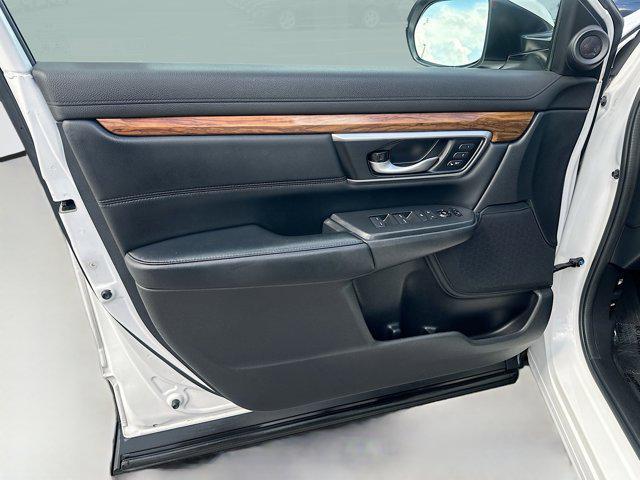 Photo of 2022 Platinum White Pearl Honda CR-V Hybrid