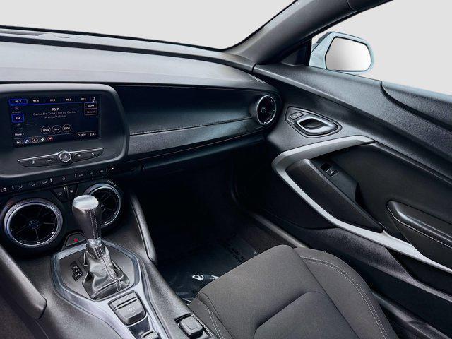 Photo of 2021 Summit White Chevrolet Camaro