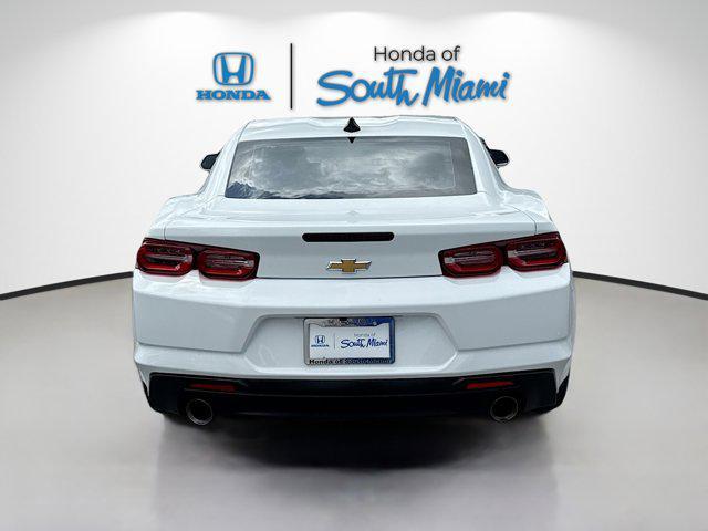 Photo of 2021 Summit White Chevrolet Camaro