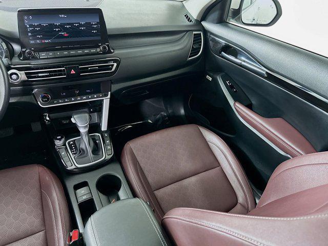 Photo of 2023 Snow White Pearl Kia Seltos