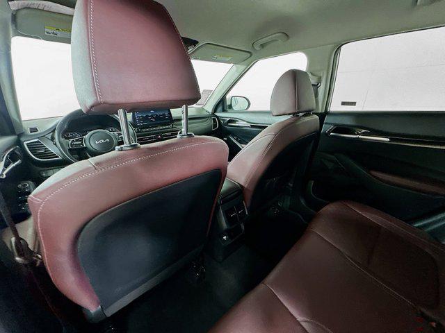 Photo of 2023 Snow White Pearl Kia Seltos