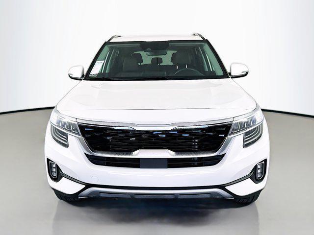 Photo of 2023 Snow White Pearl Kia Seltos