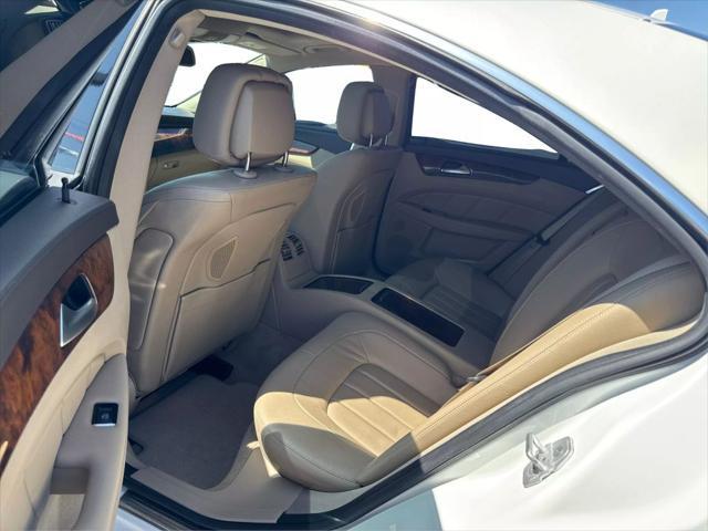 Photo of 2014 White Mercedes-Benz CLS-Class